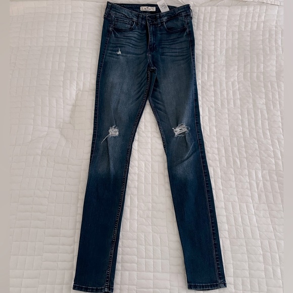 Hollister Jeans - Picture 1 of 3